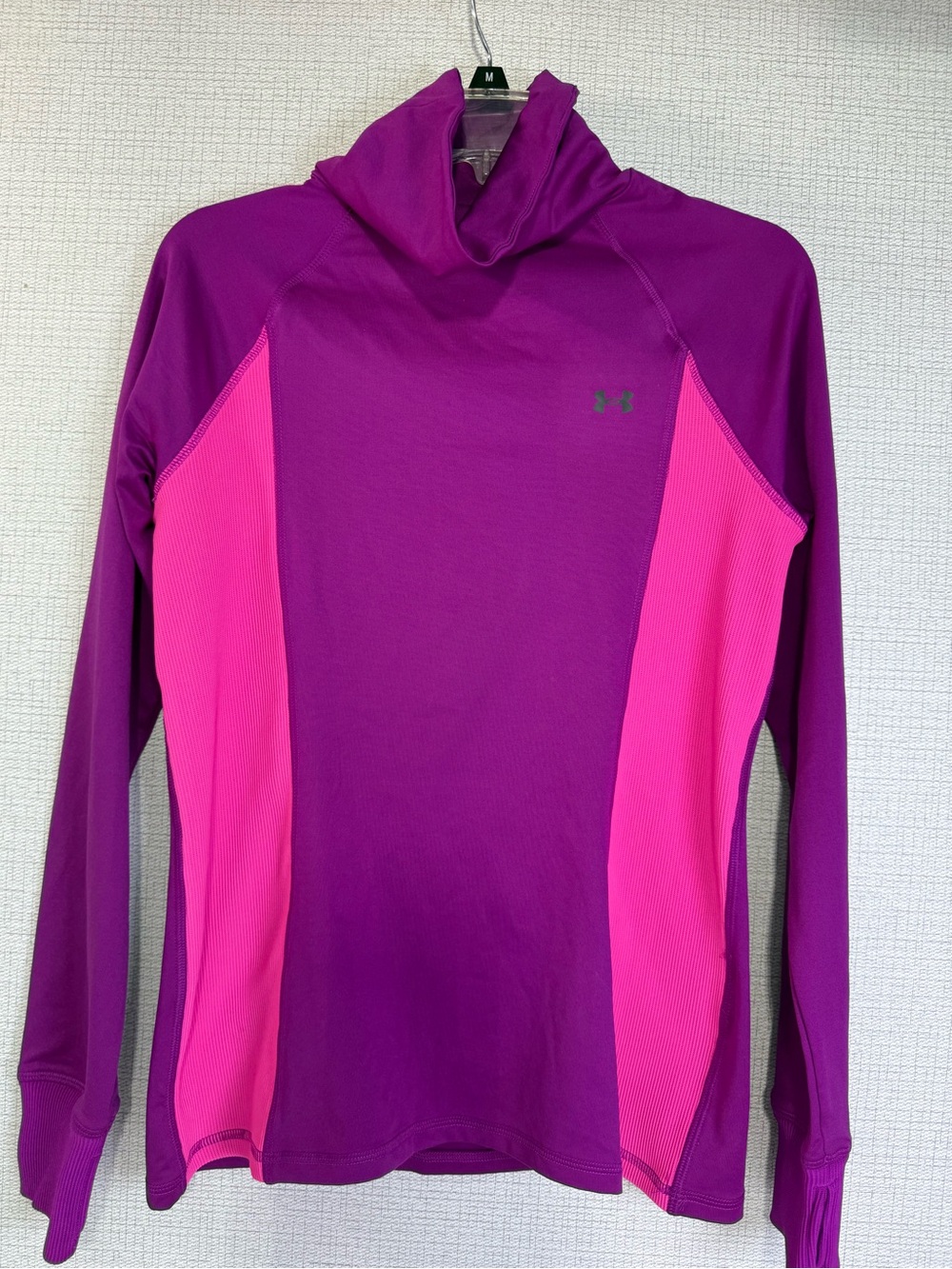 UNDER ARMOUR Medium Coldgear Purple Pink Turtleneck Baselayer Fitted Womens